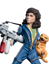 MINI EPICS ALIEN ELLEN RIPLEY VINYL FIG